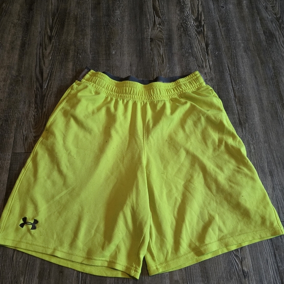 Under Armour Mens Yellow Athletic Shorts - Picture 1 of 4